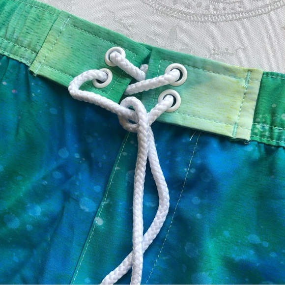 Guy Harvey Women’s Size L Tie-Dye Blue Shorts Dri-Fit Drawstring Elastic Waist - Picture 15 of 16